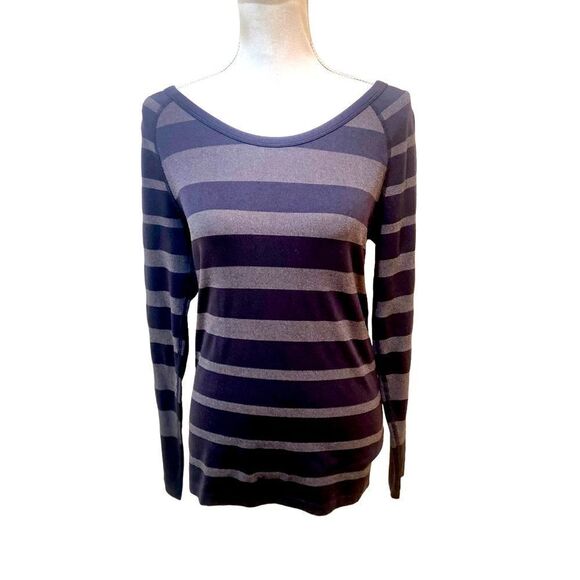 North face scoop neck long sleeve athletic top charcoal gray stripes small - Picture 1 of 10